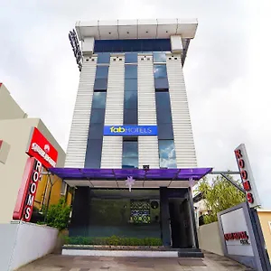 *** Hotel Fabhotel Qube - 800m From Ernakulam Junction South Railway Station India