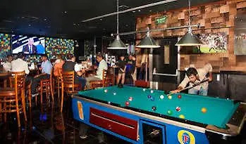Hotel Country Club Dubai 4*,