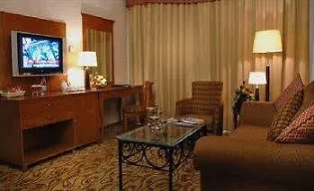 Hotel Country Club Dubai 4*,